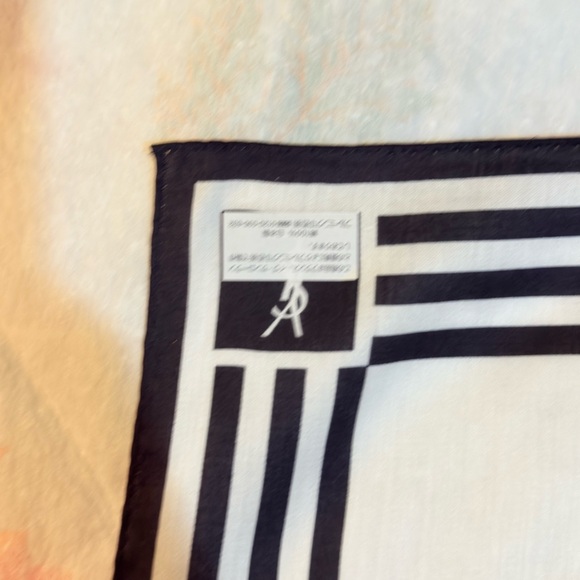 Yves Saint Laurent Monochrome Logo Scarf cotton handkerchief - Picture 7 of 7